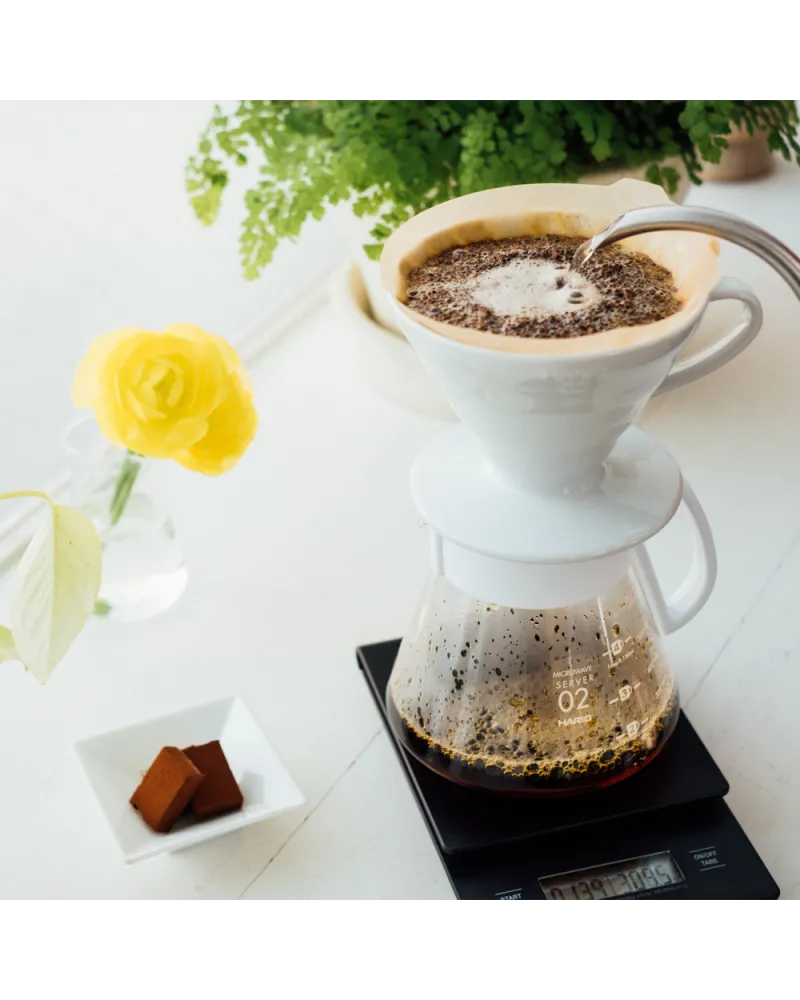 Hario V60 Ceramic Dripper Kit 02 White